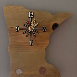Minnesota Handmade State Quarter Clock With Inlaid Quarters. Choice Of Wood. Customizable - thumbnail 3
