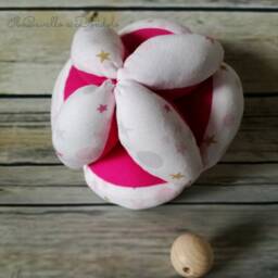 Montessori Fuchsia Motif Ball With Stars - thumbnail 4