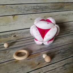 Montessori Fuchsia Motif Ball With Stars - thumbnail 3