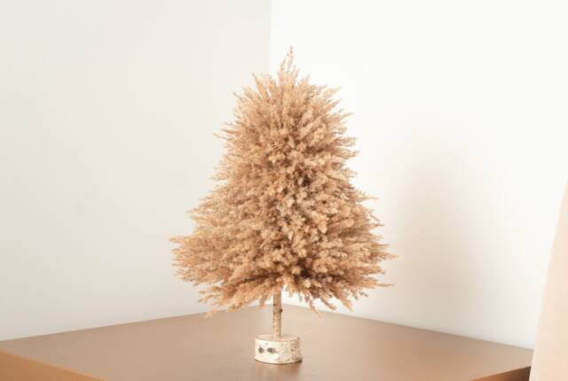 Pampas Christmas Tree, Fluffy Natural Pampas Xmas Decoration - image 1