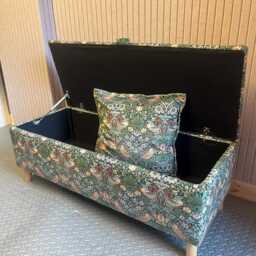 William Morris Storage Footstool, Strawberry Thief Ottoman Box With Wooden Legs - thumbnail 4