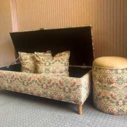 William Morris Storage Footstool, Strawberry Thief Ottoman Box With Wooden Legs - thumbnail 3