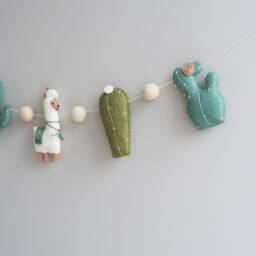 Felt Llama Cactus Garland, Desert Wall Hanging, Nursery Decor - thumbnail 2