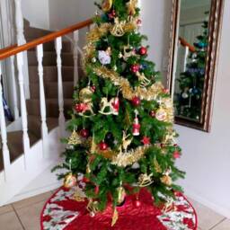 Christmas Tree Skirt, Red & Gold, Cardinal, Poinsettia, Holly, Quilted, Ready To Ship - thumbnail 2