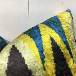 Ikat Velvet Pillow Cover - 16x24, Handwoven Silk Accent Cushion - thumbnail 2