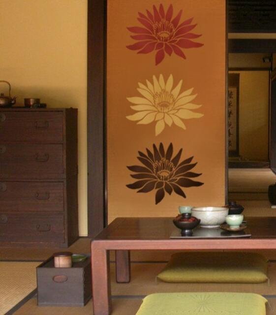 Flower Stencil Lotus Grande Sm - Reusable Stencils Better Than Wall Decals - image 1
