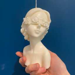 Large 14cm Flower Girl Blind Folded Princess Queen Bust - Fragranced Soy Wax Sculpture Candle - thumbnail 2
