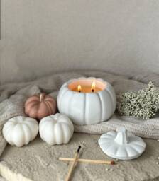 Large Pumpkin Shaped Jar Candle, Pumpkin Spice Scented Candle, Halloween Candles, Autumn Candle Gift, Fall Decor, Hygge, Cosy Home Decoration - thumbnail 1