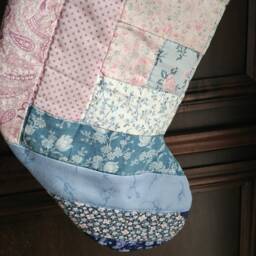 Quilted Christmas Stocking in Log Cabin Patchwork, Pinks & Blues - thumbnail 4