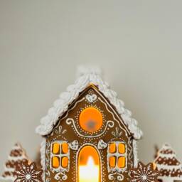 Handmade Clay Gingerbread Tea Light House, Holiday D??cor, Christmas Ornaments - thumbnail 2