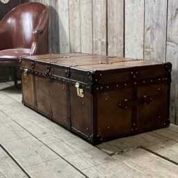 English Handmade Luxury Leather Reception Trunk Coffee Table - thumbnail 3