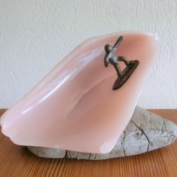 Wave Pink Soapstone Sculpture With Massive Bronze Surfer/ Green Patin/ On Flat Pearl Colloured Particular Stone/ 10-6 - thumbnail 3