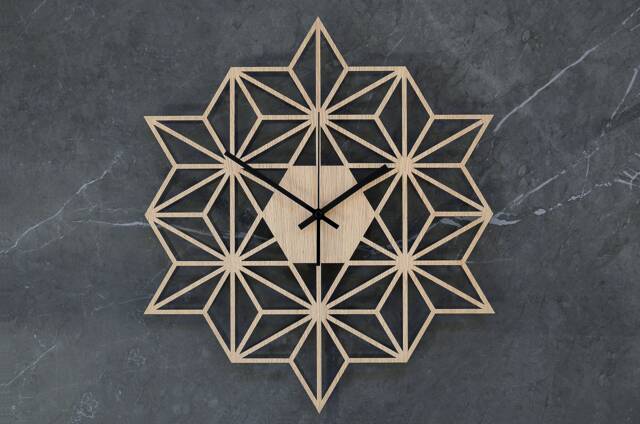 Geometric Design Oak Wood Wall Clock Snowflake - 43 cm Diameter Beautiful Oversize Silent For Cozy & Stylish Home - image 1