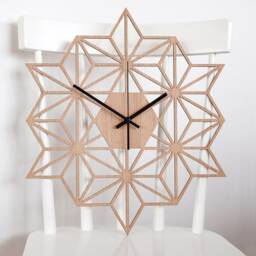 Geometric Design Oak Wood Wall Clock Snowflake - 43 cm Diameter Beautiful Oversize Silent For Cozy & Stylish Home - thumbnail 4