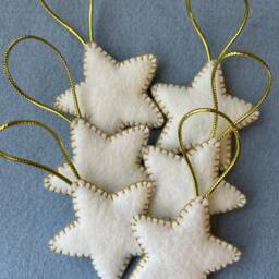 Handmade Wool Felt Stars, Christmas Tree Ornaments, Tiny Stars Set Of 6 - thumbnail 3