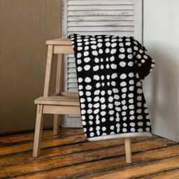 Black & White Dots Beach Towel - Modern Absorbent Spa - 30x60 - thumbnail 3