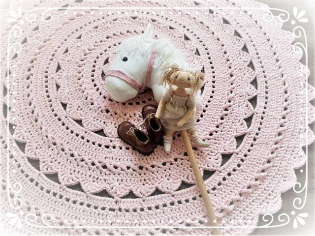 Carpet - Minoux 150 cm in Rose - image 1