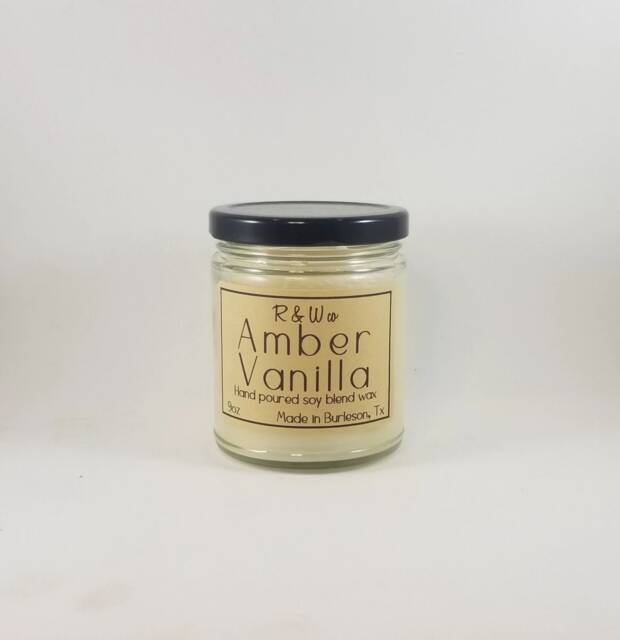 Amber Vanilla Candle - image 1