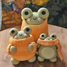 Cosy Woolly Scarf Frog - Cute Autumn Decor, Handmade Clay Toad Figurine, Keychain, Charm, Plant Pot Accessory, Trinket Shelf, Season - thumbnail 3