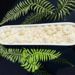 Flower Candle, Centrepiece Fragranced Huge 5 Wick Candles, Luxury Fragranced Candle. 1.5Kg Soy Handmade Botanical - thumbnail 2