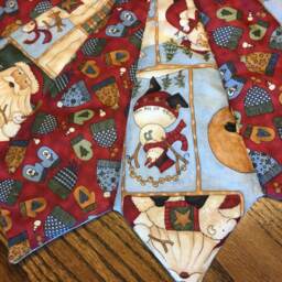 Christmas Tree Skirt, 26 in Diameter, Mini, Teresa Kogut, Polar Bear, Snowman, Santa, Vintage Fabric, Quilted, Wildlife - thumbnail 3