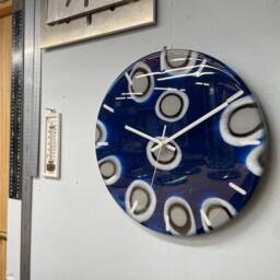 33cm Navy Blue Grey & Black Abstract Modern Resin Wall Clock, Unusual Decor, Unique Clocks - thumbnail 2