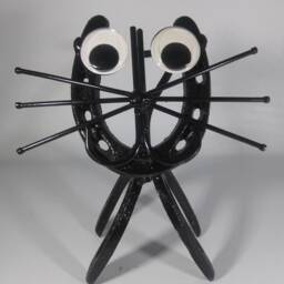 Horseshoe Cat, Kitty Figurine, Metal Art, Upcycled Art - thumbnail 2