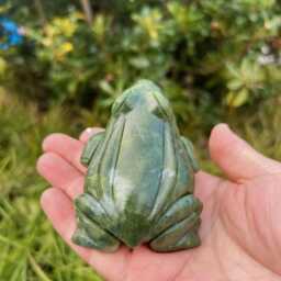 Hand-Carved Serpentine Frog Figurine Natural Green Crystal Sculpture - thumbnail 3