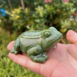 Hand-Carved Serpentine Frog Figurine Natural Green Crystal Sculpture - thumbnail 1