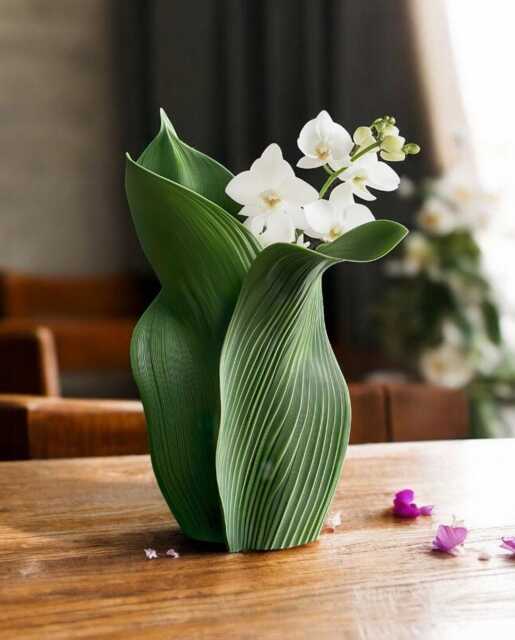 Folded Green Leaves Vase Banana Flower Holder, 3D Printed, Eco-Friendly, Jungle Themed, Customizable Size - image 1