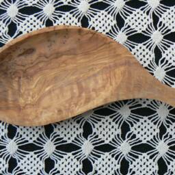 Hand Carved Olive Wood Bowl With Handle Rustic Soap Dish, Jewelry Tray - thumbnail 2