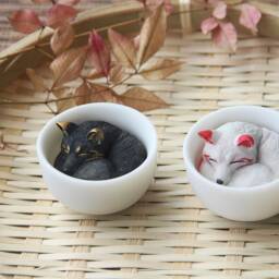 Tea Fox/Teacup - Oinari White Fox - Handmade Resin Art, Animal Miniature, D??cor, Gift Idea - thumbnail 3