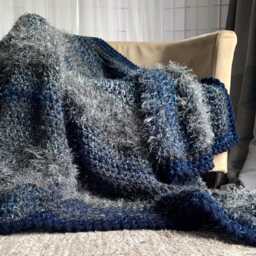 Crochet Luxury Throw, Thick Blanket, Customised Bedding , Knitted Winter Blanket, Queen Size Bed Runner - thumbnail 4
