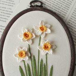 Daffodil Embroidery Hoop Art - Narcissus Flower Wall Decor 3D Floral Hand - thumbnail 3