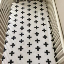 Sale Modern Black & White Fitted Crib Sheet in Large Crosses, Plus Signs Print, Modern Nursery Bedding, Baby Gift, Sheet, Dec - thumbnail 3