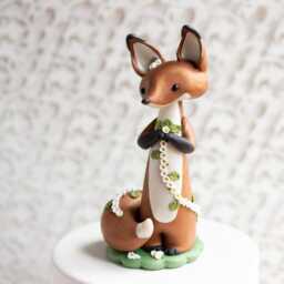 Red Fox Makes A Daisy Chain - Figurine - thumbnail 3