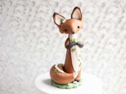 Red Fox Makes A Daisy Chain - Figurine - thumbnail 1