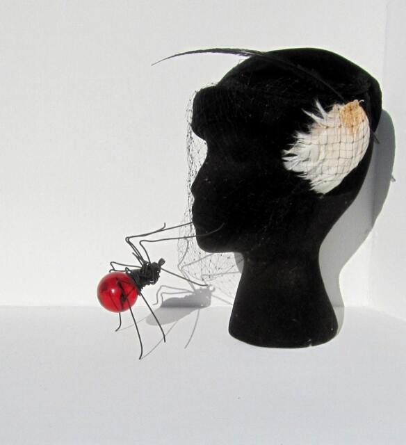 A Spidery Kiss From Single Red Spider For Halloween - image 1