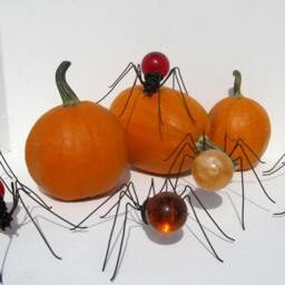 A Spidery Kiss From Single Red Spider For Halloween - thumbnail 3