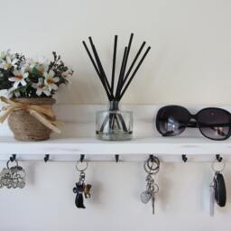 Distressed Matt White Shabby Chic Key Holder With Shelf/Entryway Rack Kitchen Organizer Hooks - thumbnail 2