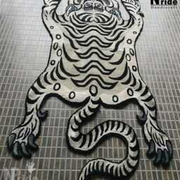 Tibetan Snow Tiger Silk Rug Handknotted Nepal - White Silver Luxury Buddhist Meditation Carpet - thumbnail 3