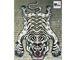 Tibetan Snow Tiger Silk Rug Handknotted Nepal - White Silver Luxury Buddhist Meditation Carpet