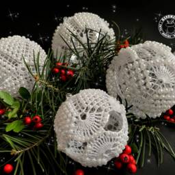 Crochet Bauble With Beads White Lace Christmas Ornament - thumbnail 2