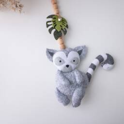 Lemur Stroller Toy, Felt Safari Animal Pram Chain, Africa Sensory Mobile, Tropical Baby Car Seat Accessory, Expecting Mom Gift - thumbnail 2