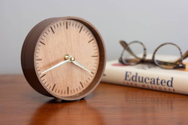 Customizable Small Wooden Clock - Table Mini - image 1