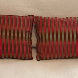 Decorative Pillow - 12 Inches X 16 Throw Red & Green Satin-Look - thumbnail 3