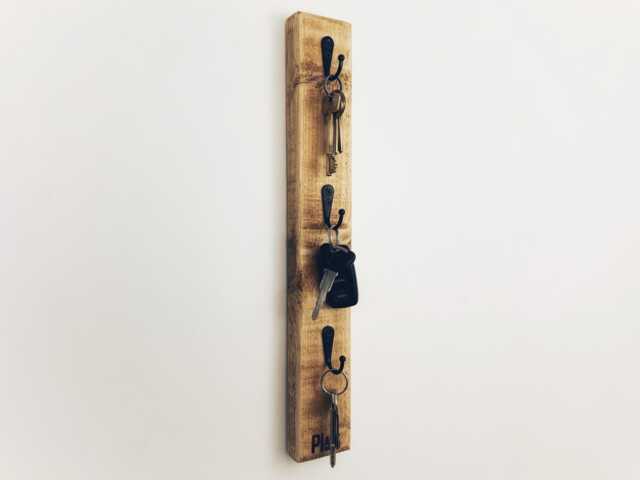 Wooden Vertical Key Holder, Rustic Slim Rack, Hallway Wall Mounted Narrow Hanger, Office Hook Storage & Organiser - image 1