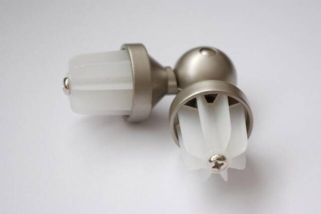 Bay Window Antique Silver Curtain Pole Connector - Pack Of 1 - image 1