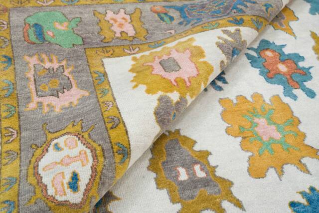 Handmade White Wool Oushak Rug, Modern Floral Design Ar_2723 - image 1