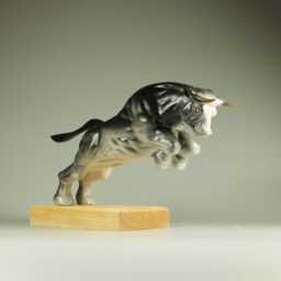 Bull Sculpture - Big #5 - thumbnail 3